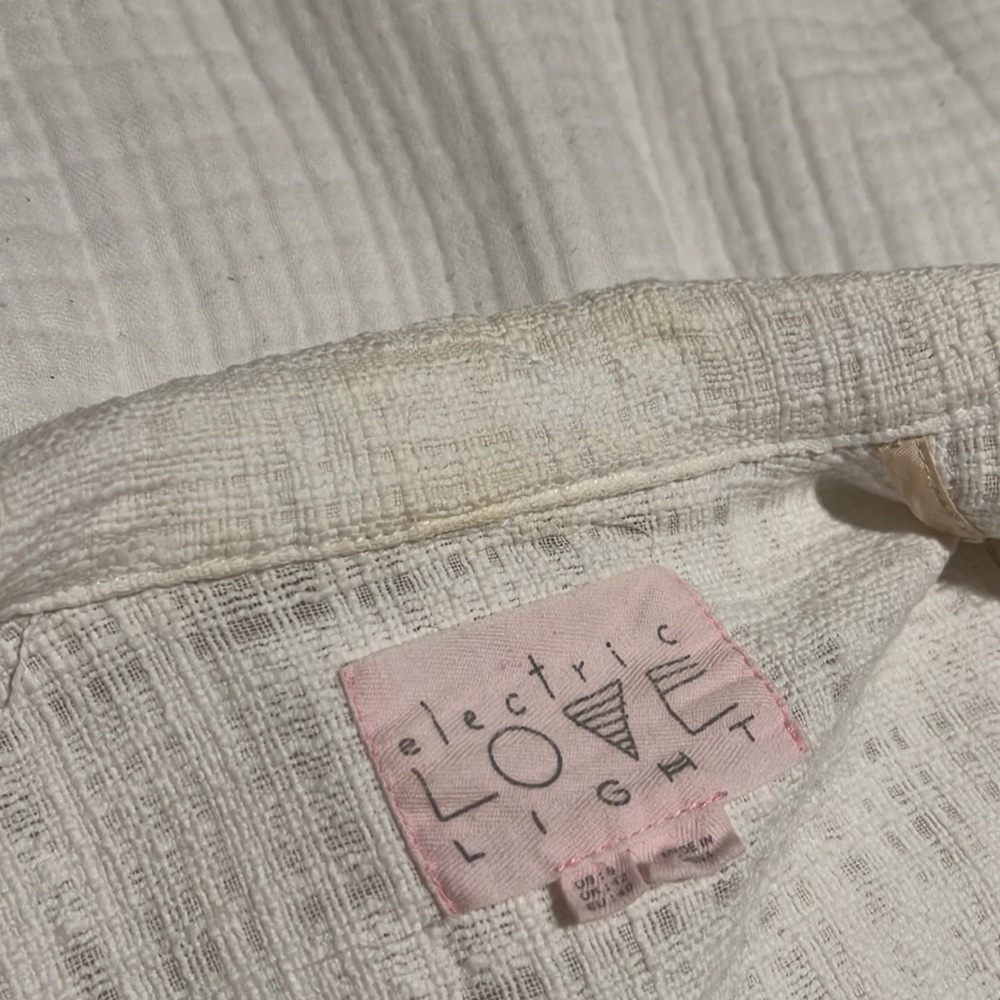 Anthropologie white vest with buttons - Picture 5 of 7